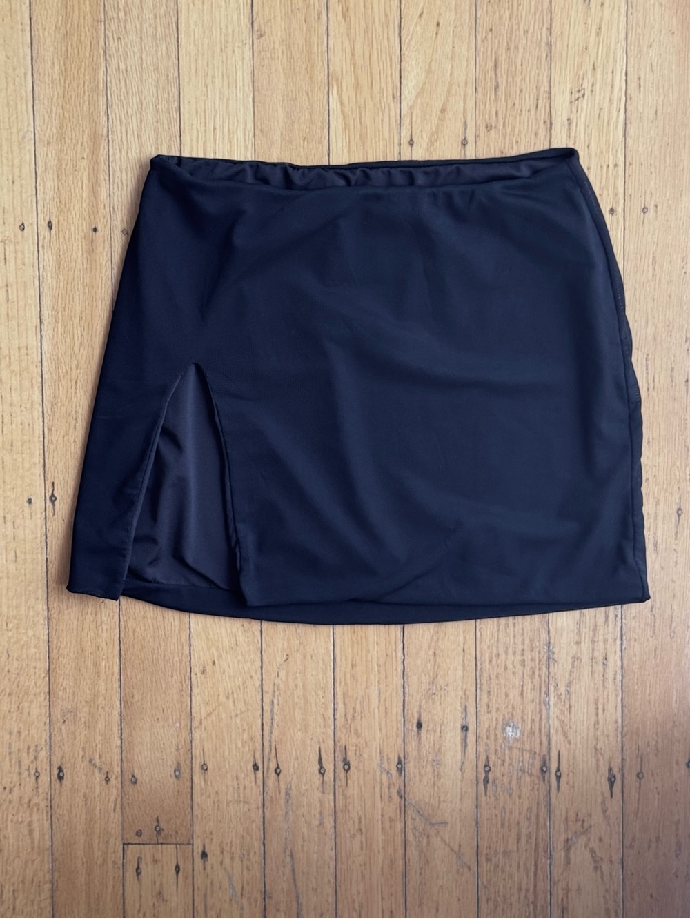 Princess Polly Black Mini Skirt W/ Slit Sz 2
